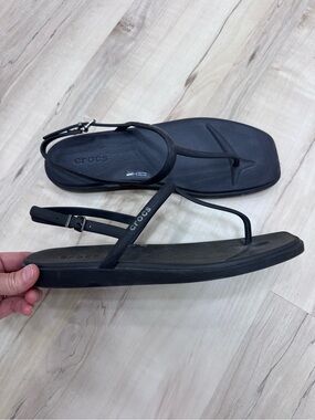Crocs Flip Flop Sandals Sz 11 black